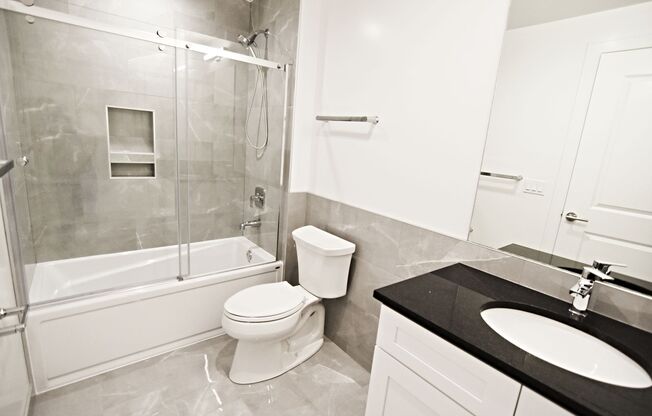 2 beds, 2 baths, 975 sqft, $3,900, Unit 3833-712