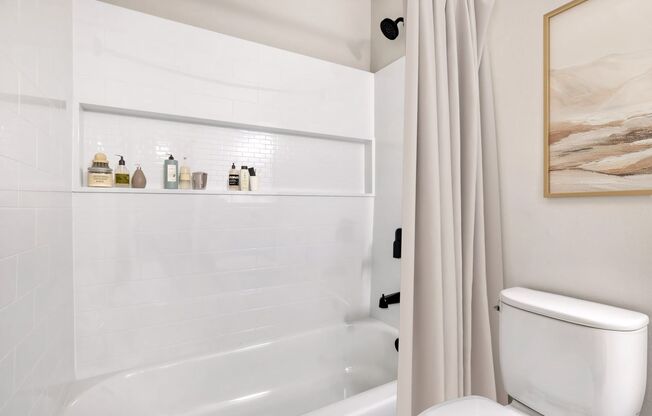 2 beds, 1 bath, 900 sqft, $2,100, Unit Apt. 216