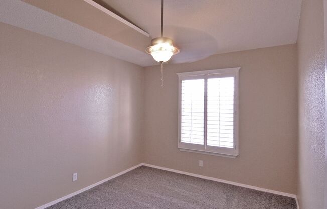 3 beds, 2.5 baths, $1,915