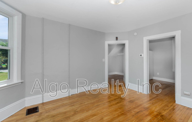 3449 SNELLING AVE