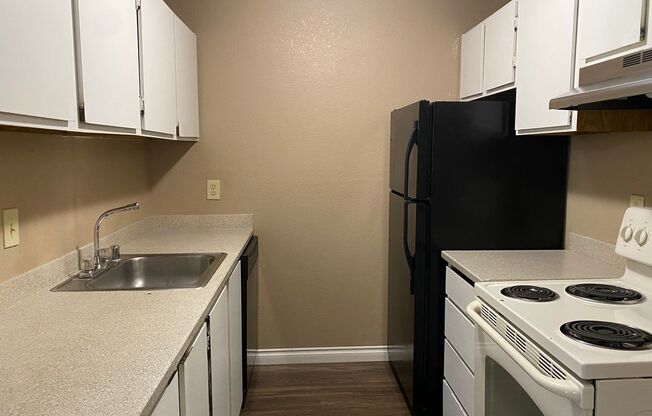 3 beds, 2 baths, 643 sqft, $2,000, Unit A206