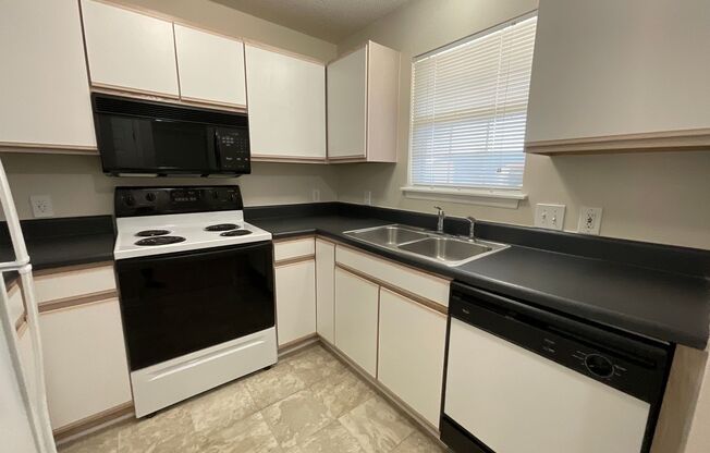 1 bed, 1 bath, 871 sqft, $1,225, Unit 2704-6