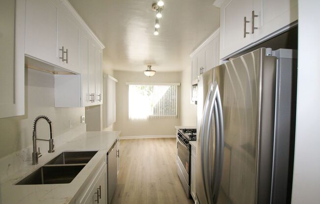 (6086) 604 Evergreen St