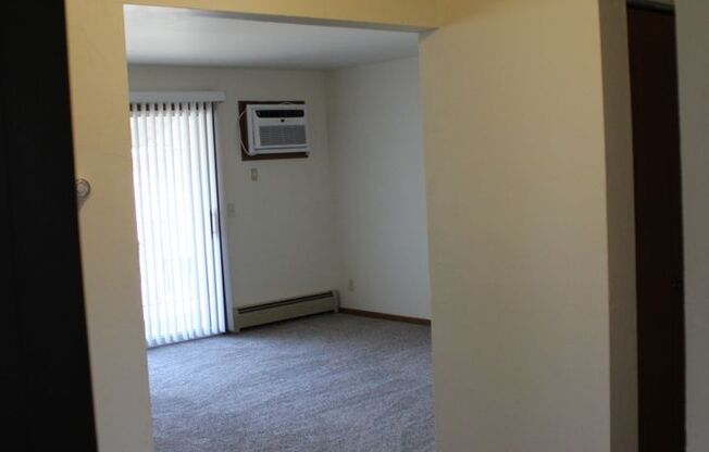 2 beds, 1 bath, 990 sqft, $999.99, Unit 603