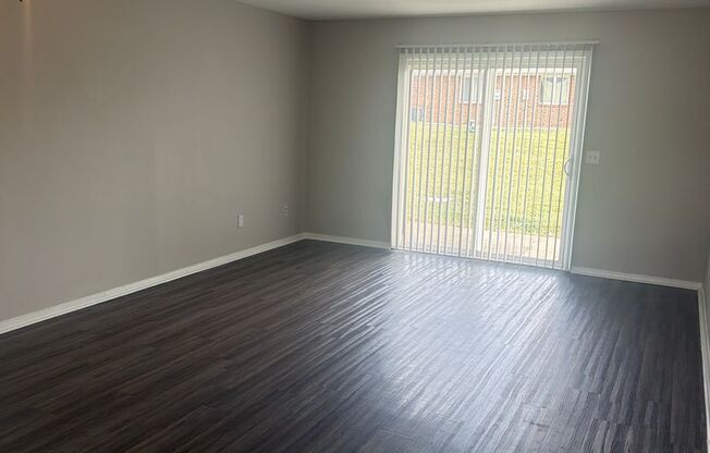 2 beds, 1 bath, 855 sqft, $999, Unit 1363