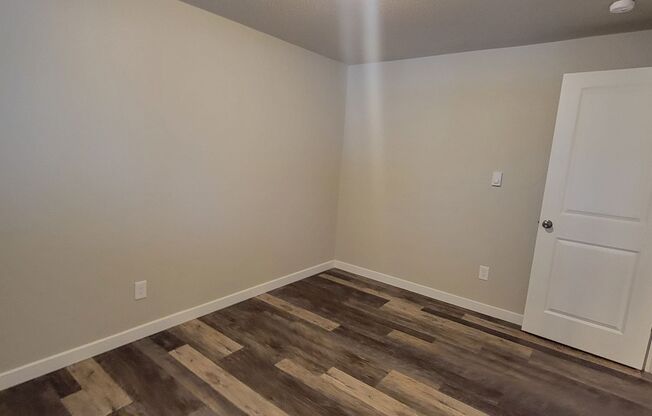 Cozy 2 bedroom 1 bath, newly remodeled and updated!