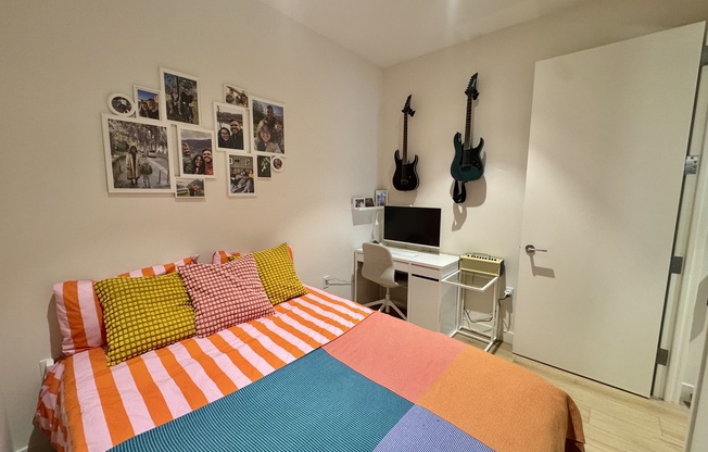 1 bed, 1 bath, $4,354, Unit 16M