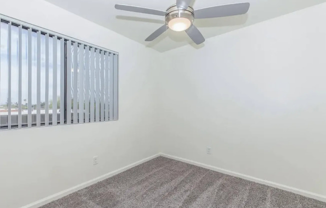 2 beds, 1 bath, 700 sqft, $1,025, Unit 297