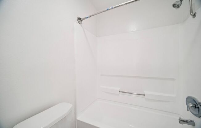 2 beds, 2 baths, 895 sqft, $2,048, Unit 102