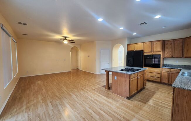 Beautiful open floor plan in Gated Summerlin Community