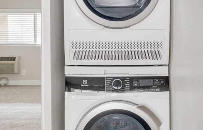 Luxury Living with Scenic Views | Vue at Lake Murray Apartments in San Diego, CA