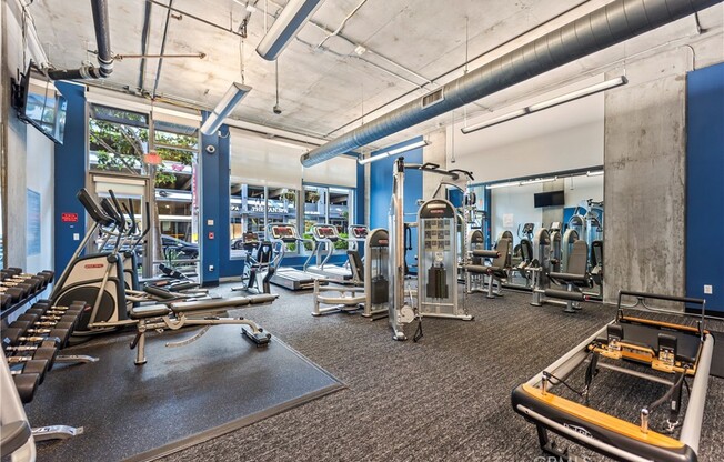 1 bed, 1 bath, 990 sqft, $3,900