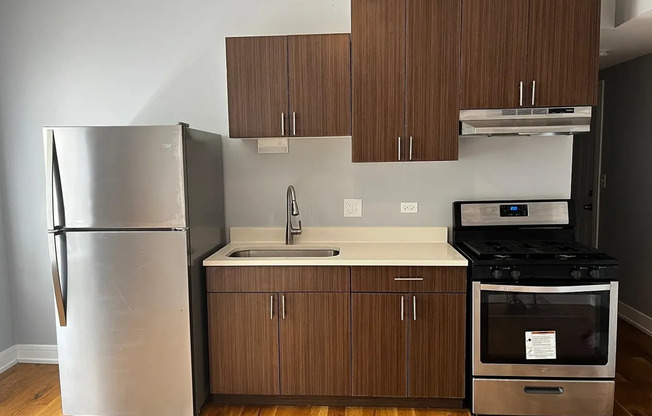 2 beds, 1 bath, $1,860, Unit 7113-3B