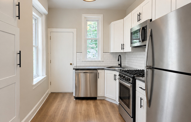 Spacious Two Bedroom + Den Home in West Powelton!