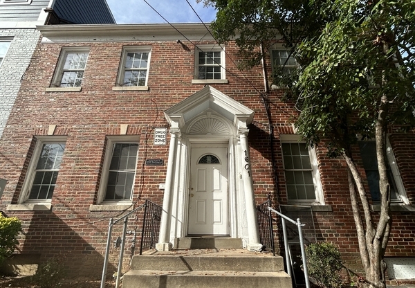 1601 18th St, SE