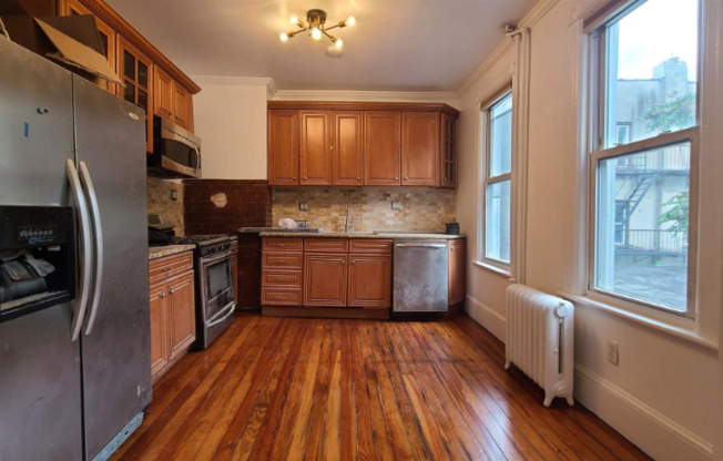 476 Gregory Ave