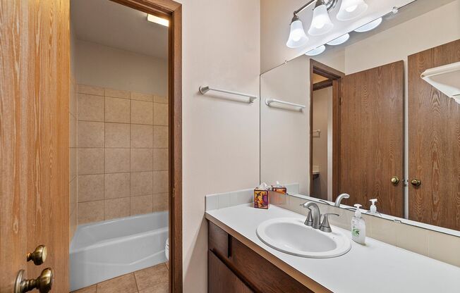 2 beds, 1 bath, $1,545