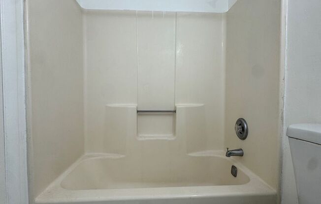 Studio, 1 bath, 600 sqft, $1,050, Unit 308
