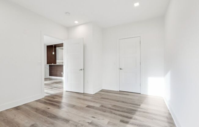 2 beds, 2 baths, 980 sqft, $2,850, Unit 302