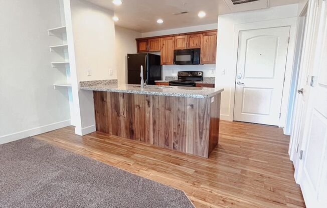 1 bed, 1 bath, 705 sqft, $1,250, Unit 544