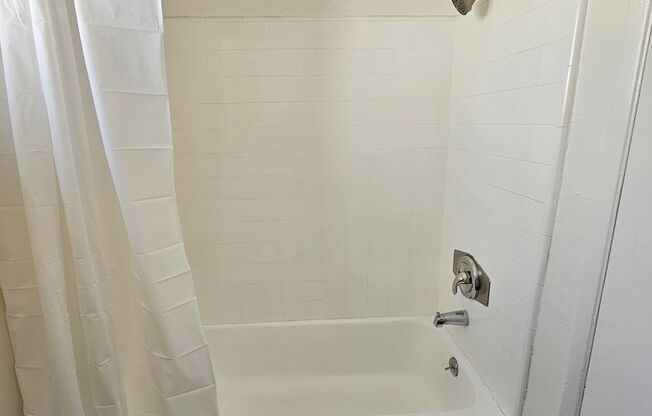 1 bed, 1 bath, $1,850, Unit 37