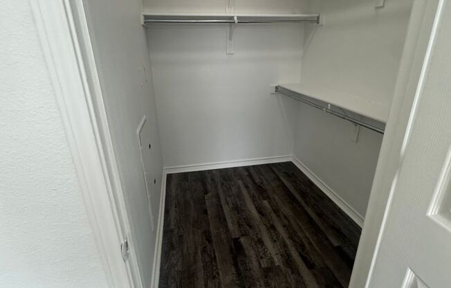 1 bed, 1 bath, 658 sqft, $1,100, Unit 7H-227