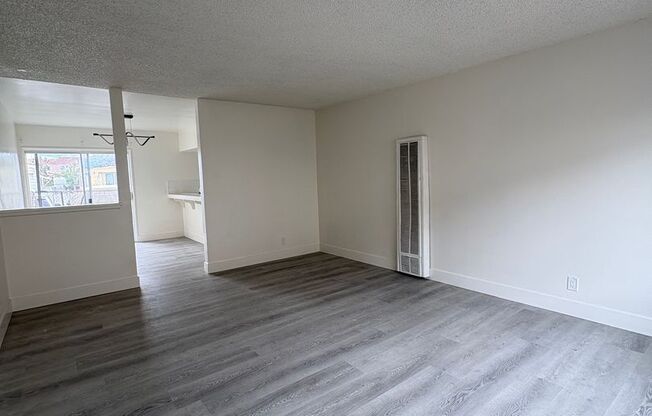 3 beds, 1 bath, 1,075 sqft, $2,695, Unit 14518 S Berendo Ave-B