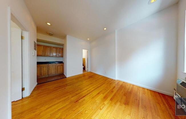 249 E 53 ST