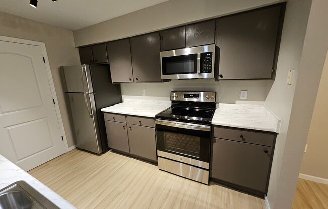 3 beds, 2 baths, 990 sqft, $1,525, Unit PT-1587-103