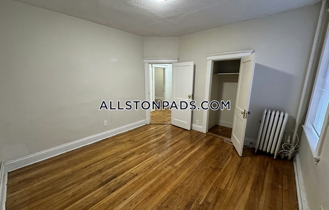 2 beds, 1 bath, 625 sqft, $2,500, Unit 3