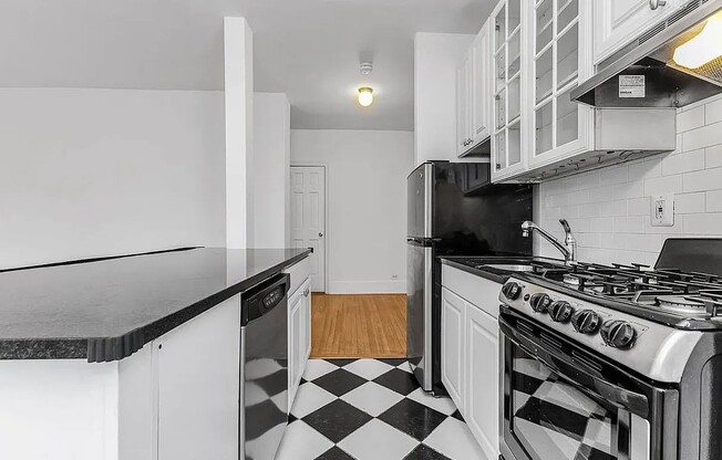 1 bed, 1 bath, $2,725, Unit 5F