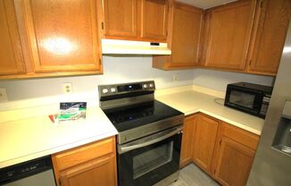 3 beds, 2 baths, $3,200, Unit # L 219