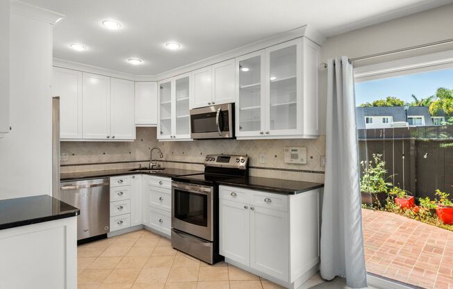 Charming 2BR Condo w/ Private Patio in the Heart of Solana Beach