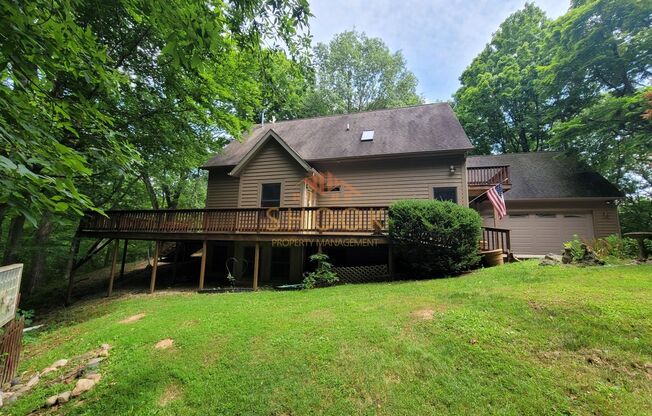 A Little Piece of Tennessee! Your Private Wooded Home!