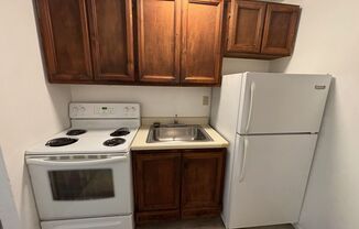 1 bed, 1 bath, 800 sqft, $1,100, Unit 1904 W 58