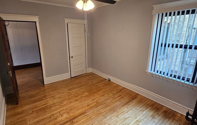 2 beds, 1 bath, 1,020 sqft, $1,625, Unit 905-22