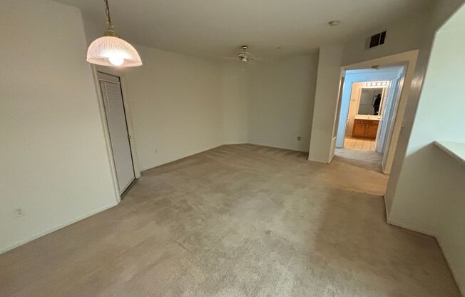 Beautiful 2BED/2BATH/1Car Condo located in the Aspen peak Community