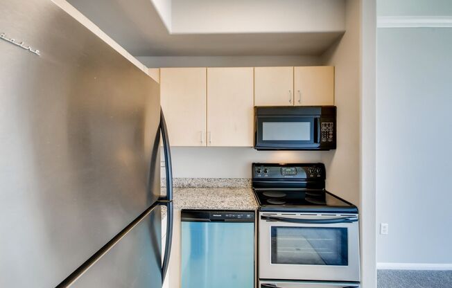 Top Floor Cortez Hill Studio with Western City Views @ The Mills