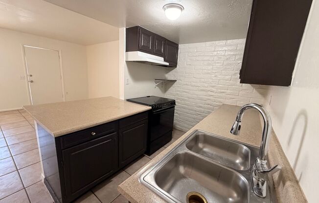 1 bed, 1 bath, 570 sqft, $899, Unit 16621-19