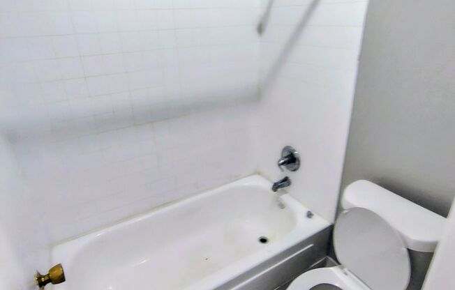 Studio, 1 bath, 364 sqft, $710, Unit 63