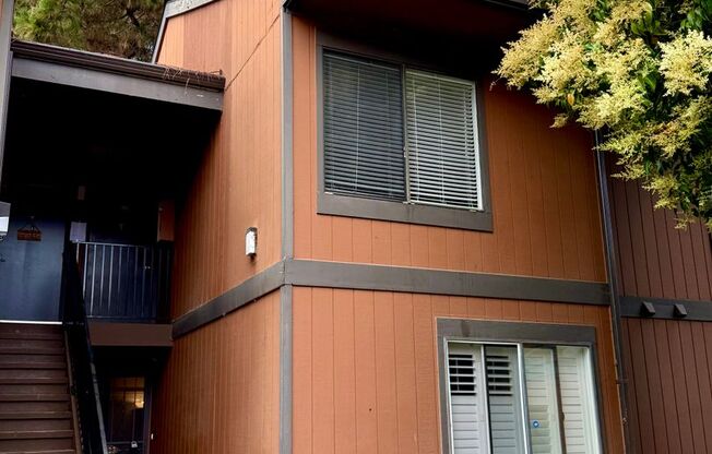 $3140 - 3 BED/2 BATH CONDO IN CENTRAL FREMONT!