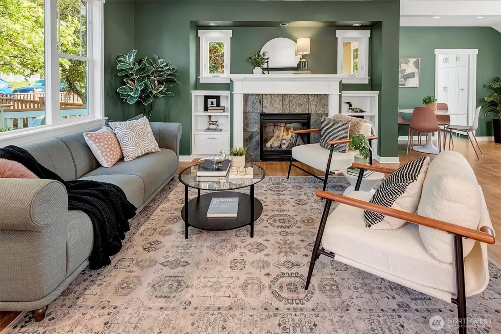 Alaska Junction - 3 bedroom and 2 1/2 bathroom