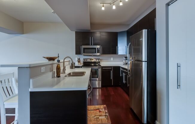 1 bed, 1.5 baths, 812 sqft, $1,575, Unit Mary 302