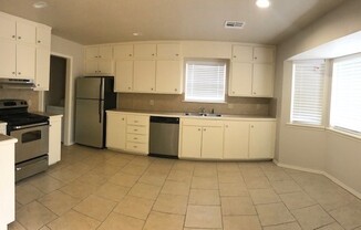 3 beds, 2 baths, 1,256 sqft, $1,500, Unit #304