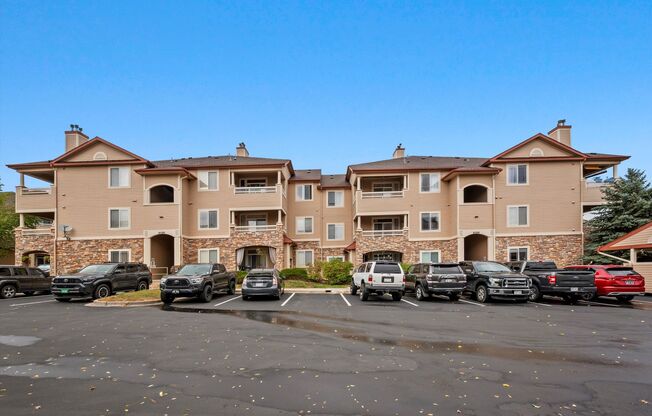 2 Bed / 2 Bath Littleton Condo | Garage, Pool & Fitness Center