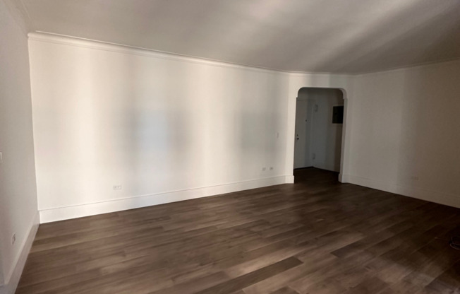 Studio, 1 bath, 557 sqft, $1,750, Unit 5E