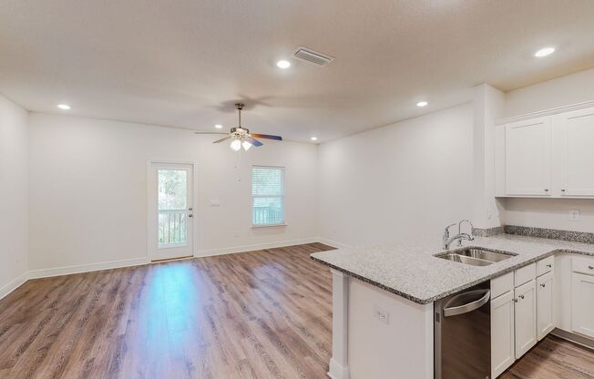 3 Bedroom 2.5 Bathroom Townhome w/garage in Santa Rosa Beach