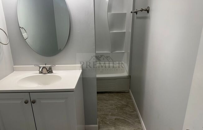 1 bed, 1 bath, 810 sqft, $1,075