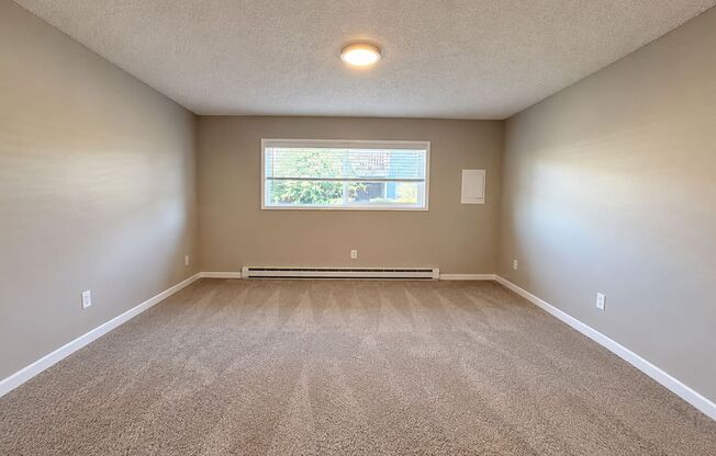 2 beds, 1 bath, 720 sqft, $1,450, Unit 01