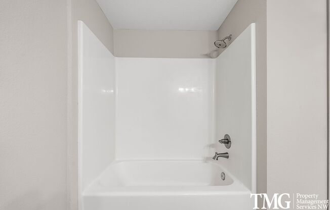 1 bed, 1 bath, 735 sqft, $1,565, Unit C36